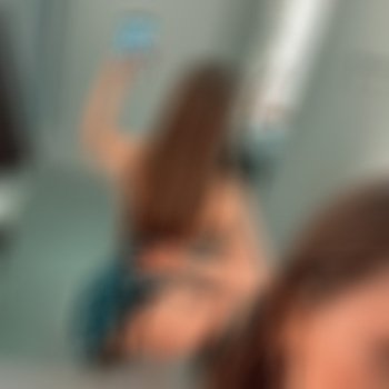 Luciana Alfonso balcony